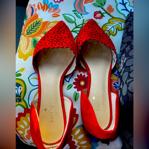 Kate Spade ♠️ red scalloped flats made with suede - Picture 1 of 4